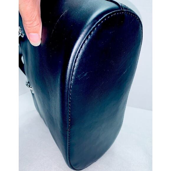 Guess Quilted Tote Purse Black Silver Faux Leather Pockets Slots Zipper Top EUC - Picture 7 of 16